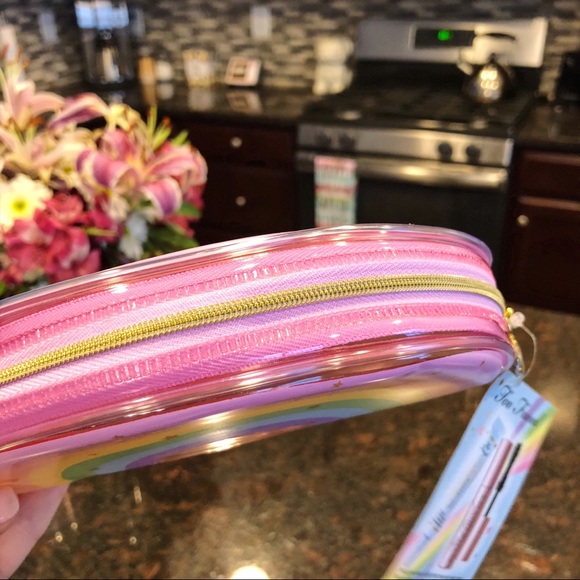 🌈🦄 Too Faced festival rainbow makeup bag - Picture 3 of 4